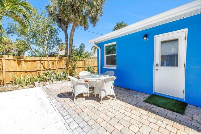 Building Photo - 6892 Gulf Winds Dr