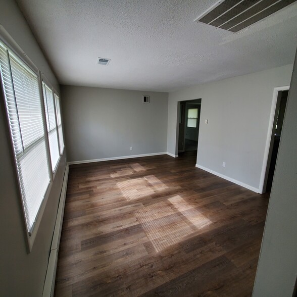 Living Room - 16420 Willow Ridge Trail