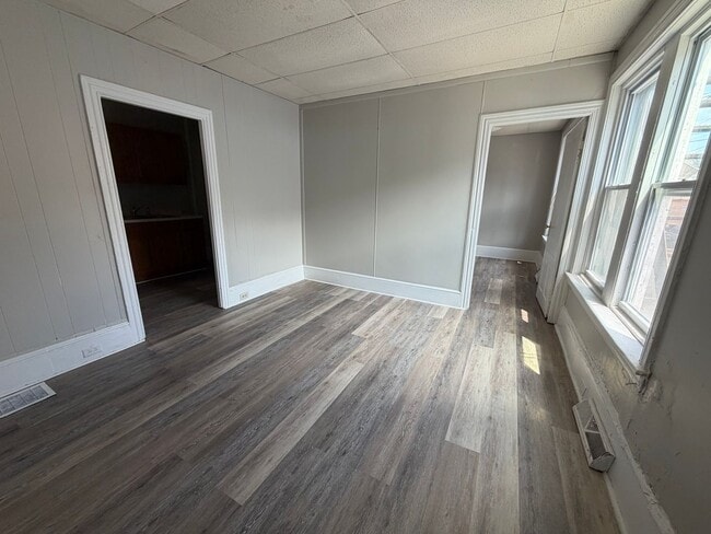 Building Photo - 1023 Greenwich St
