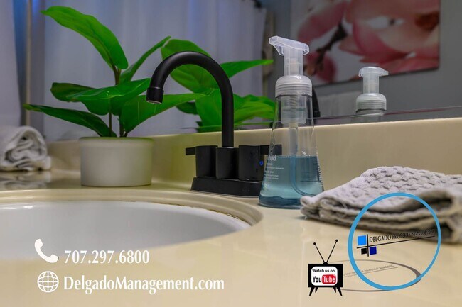 Building Photo - Gorgeous Glen Cove Property Available Soon!