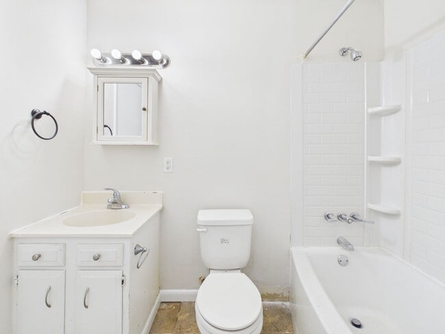 Building Photo - 2336 Sara Ln