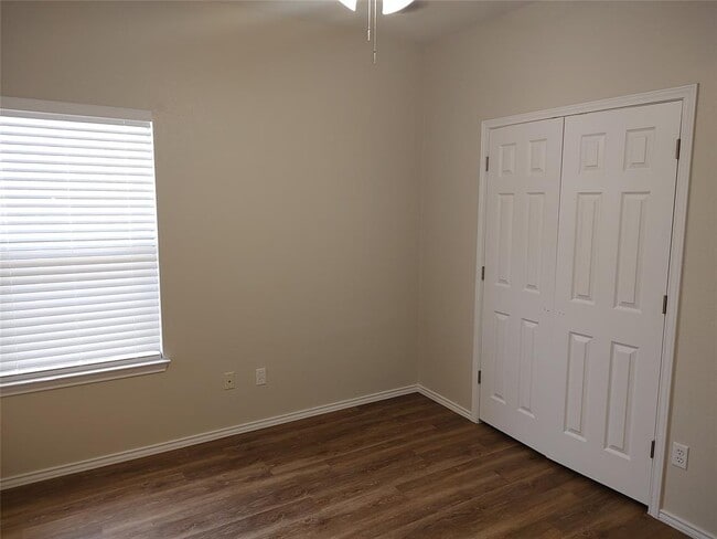 Building Photo - 2842 Southampton Way