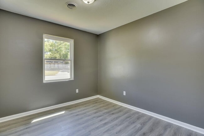 Building Photo - 3607 Massiot Dr