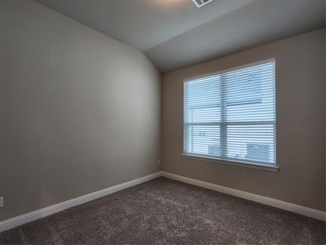 Building Photo - 724 Fencerow Trl