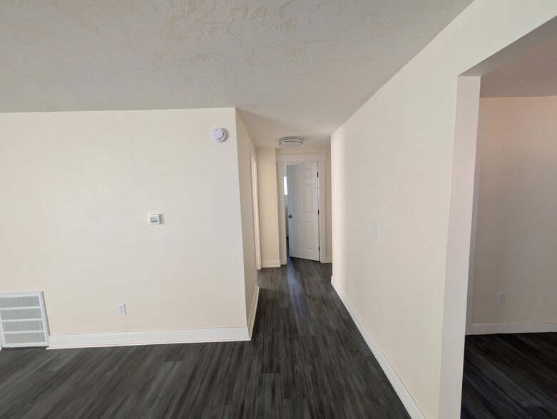 Building Photo - 3603 Sunnyview Rd NE