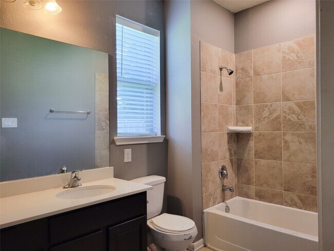 Building Photo - 14202 Persimmon Woods Dr