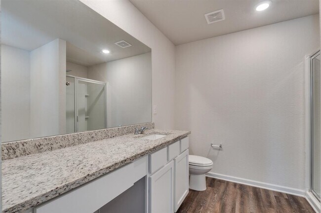Building Photo - 737 Woody Dr