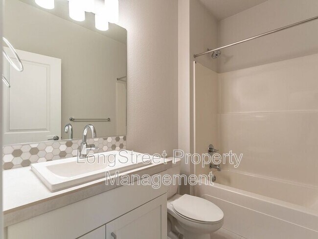 Building Photo - 10921 SW Annand Hill Ct