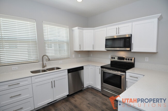 Building Photo - 13012 S Oberon Ln