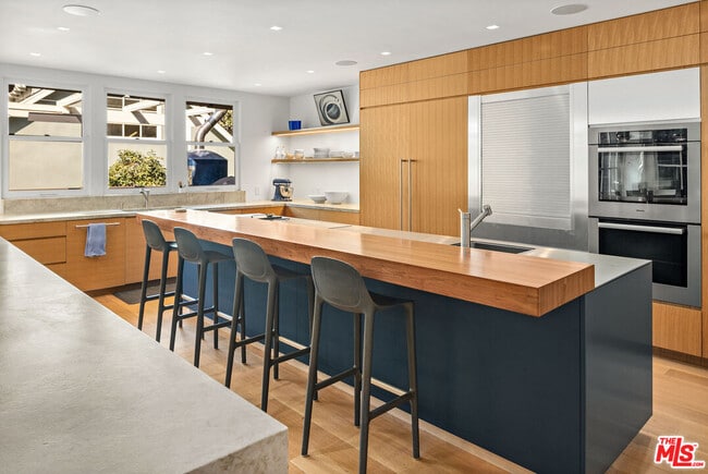 Building Photo - 165 Mabery Rd