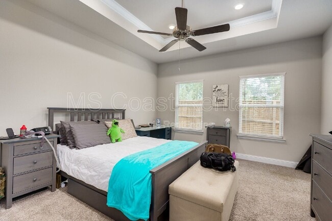 Building Photo - 5702 Overland Dr