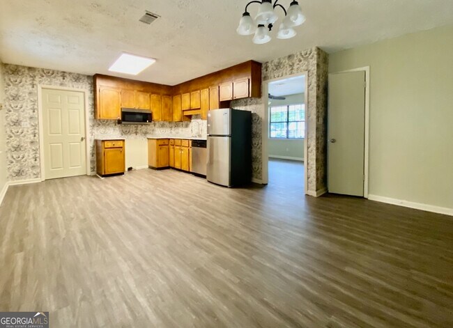 Building Photo - 301 New Cir Dr