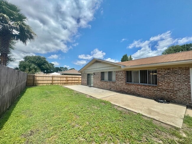 Building Photo - 135 Perdido Cir