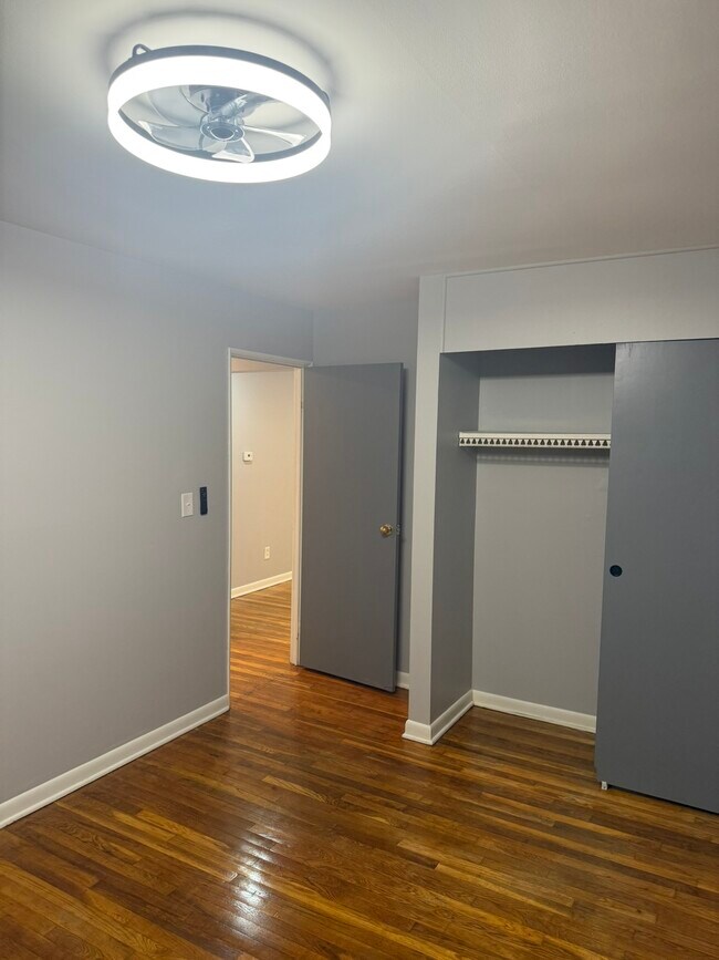 Building Photo - 1894 Pannell Ave