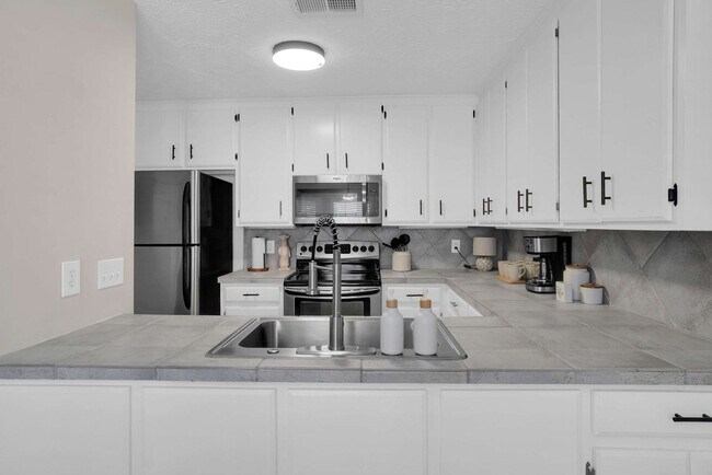 Building Photo - 4023 Ware Hill Dr
