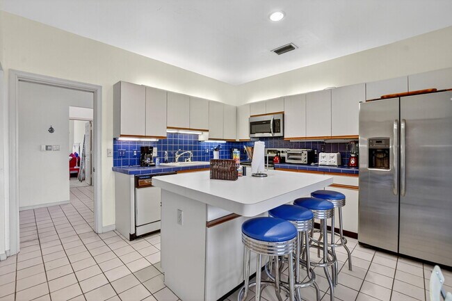 Building Photo - 7623 Cinebar Dr