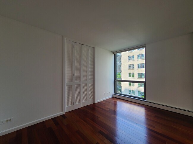 Building Photo - 1310 N Ritchie Ct