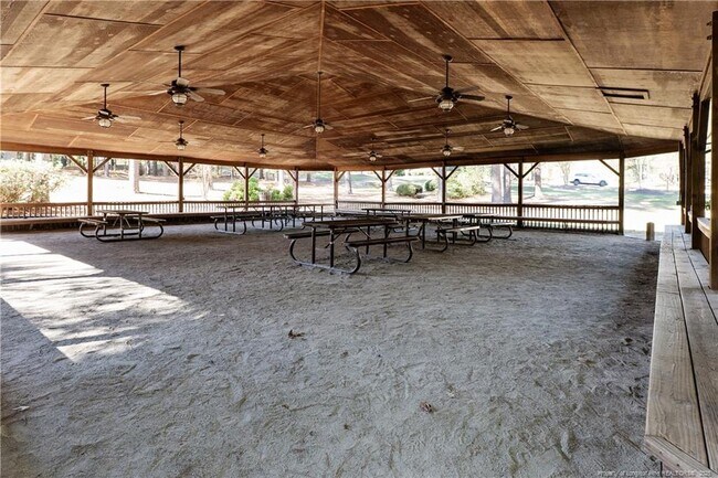 Building Photo - 136 Cottswold Ln