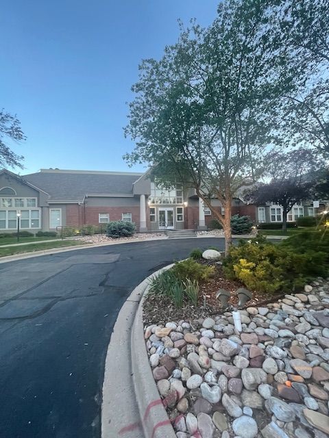 Building Photo - 2860 W Riverwalk Cir