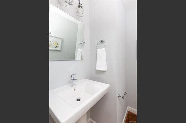 Building Photo - 1230 N 31st St