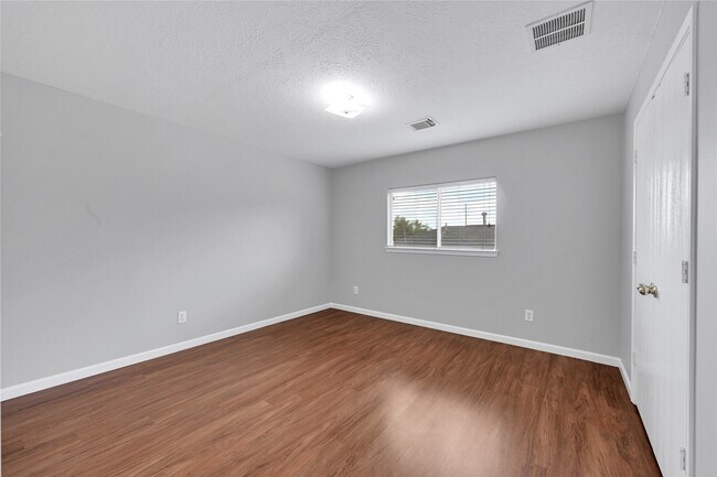 Building Photo - 7818 Black Gap Dr