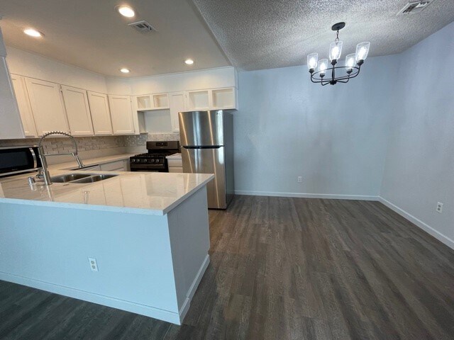 Building Photo - 1406 Santa Margarita St