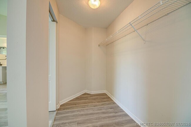 Building Photo - 446 Rainbow Springs Terrace
