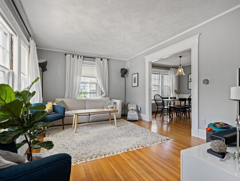 Building Photo - 30 Roseway St