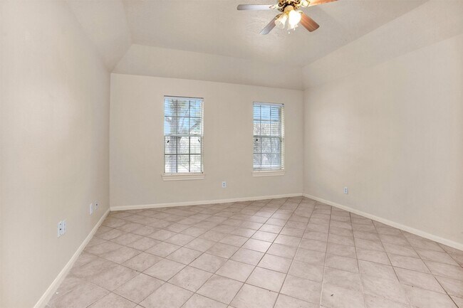 Building Photo - 1010 Maple Run Dr