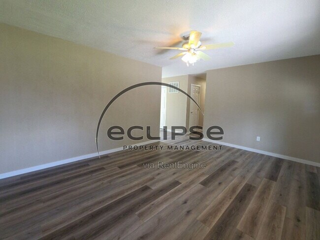 Building Photo - 721 Lee Dr