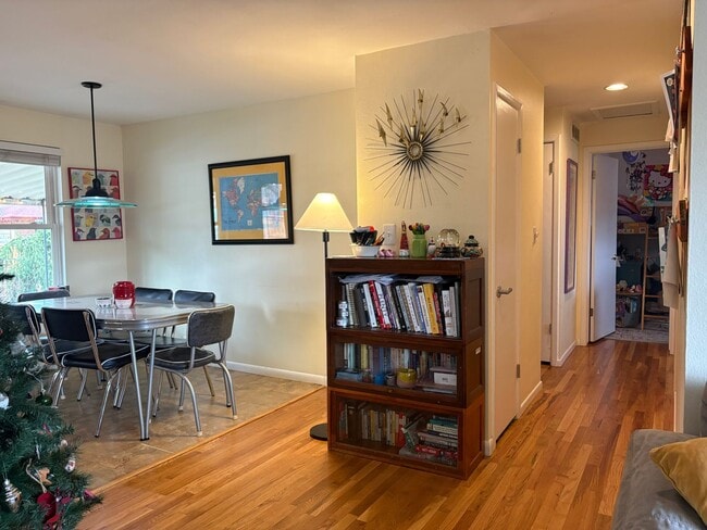 Building Photo - 3 Bed 1 Bath Home W/Large Backyard Walking Distance To Everything.