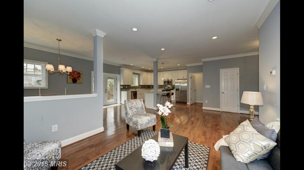 Primary Photo - 2831 Cherry St