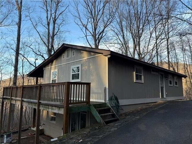 Building Photo - 456 Poverty Acres Rd