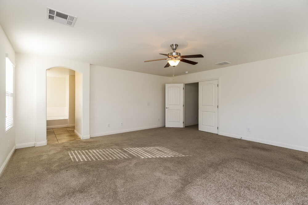 Building Photo - 5535 E June St