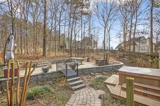 Building Photo - 135 Saltcreek Point NE