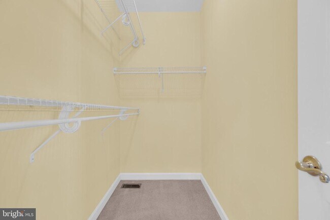 Building Photo - 46855 Willowood Pl