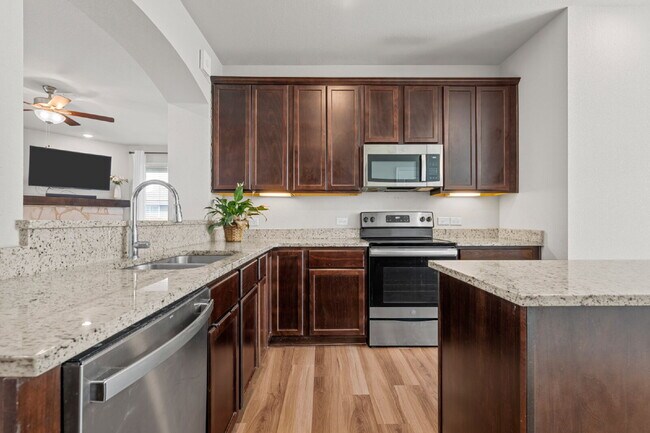Building Photo - Beautifully Maintained 4-Bedroom Home in Waco with Thoughtful Layout