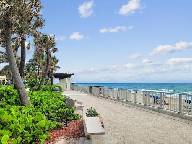 Building Photo - 2860 S Ocean Blvd