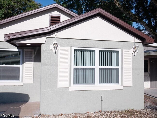 Building Photo - 1526 Wood Rd