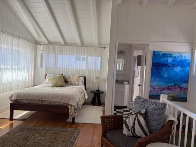 Building Photo - Furnished Master Suite Near Manhattan Beach! All Utilities & Internet Included!