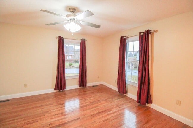 Building Photo - 241 Sweetgrass Ln