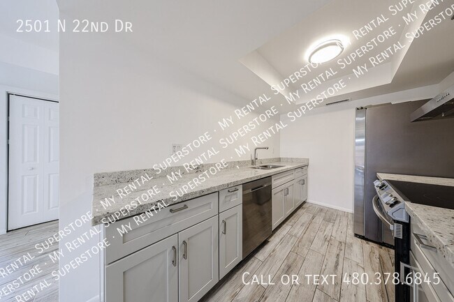 Building Photo - 2501 N 22nd Dr