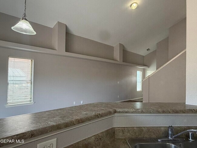 Building Photo - 11728 Mesquite Bush Dr