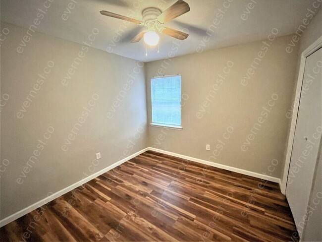 Building Photo - 238 Village Cove