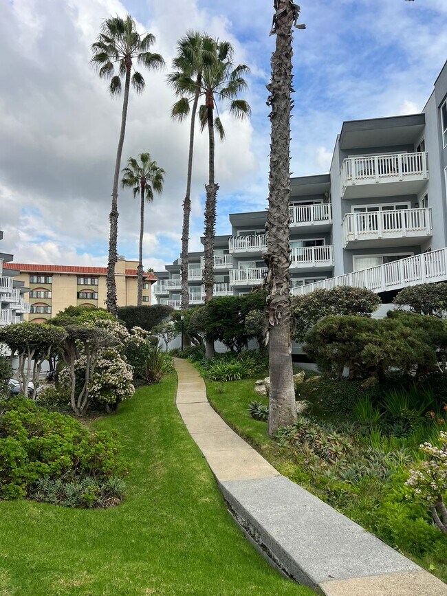 Building Photo - Top-Floor Oceanview Studio with Private Balcony - Redondo Beach Pier in Your Backyard