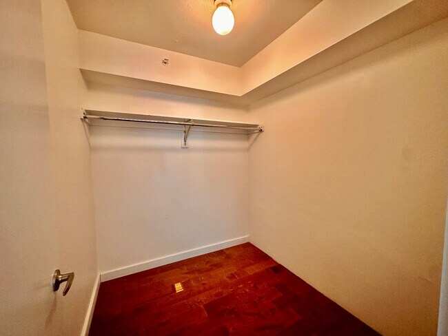 Building Photo - Spacious 1-Bed, 1.5-Bath with In-Unit Laundry + Off-Street Parking in the Heart of New Orleans