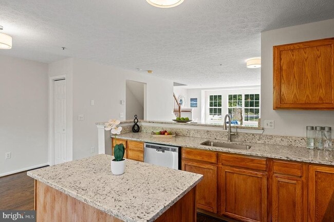 Building Photo - 16140 Edenwood Dr