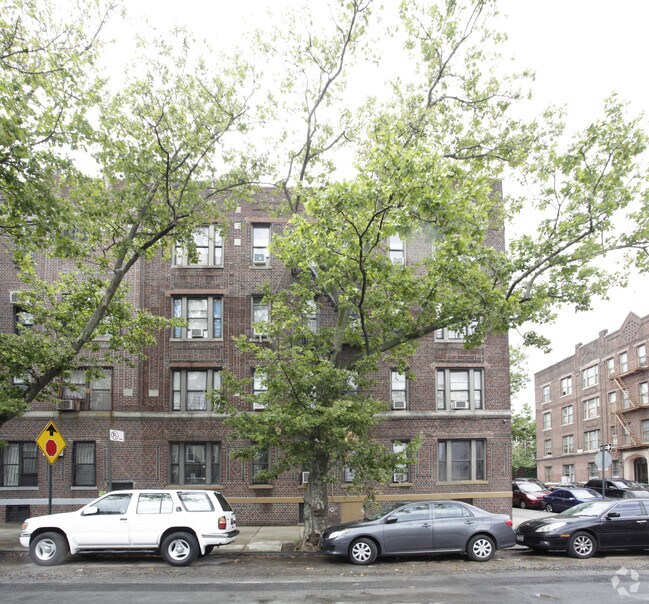 Building Photo - 974 46th St