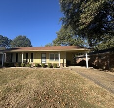 Building Photo - 9225 Woodbine St