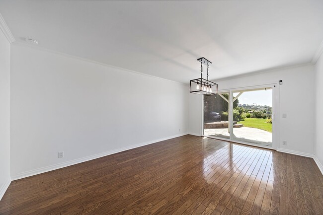 Building Photo - Ocean View Home